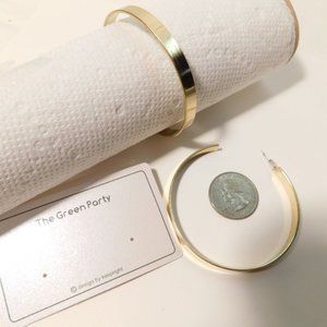 The Green Party Ladies Hoop Earrings Gold Tones Push Back Fasteners